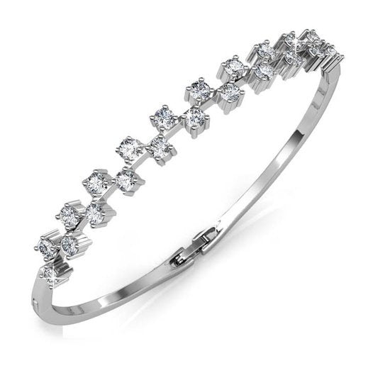 Yolora - Damen Armband Armreif - Länge 22 cm & Kalpa Camaka Kristalle - Ausgestattet mit 18k Weißgoldplattierung und luxuriöser Geschenkbox - Für Geschenke und besondere Anlässe - Silber 18k Weißgold Goldplattierung