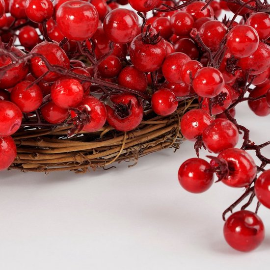 Mica Decorations Weihnachtsdekoration mit roten Beeren – Weihnachtskranz für weihnachtliche Stimmung im Haus – Ø 50 cm aus Schaumstoff – Türkranz für den Innenbereich in der Weihnachtszeit – Rot