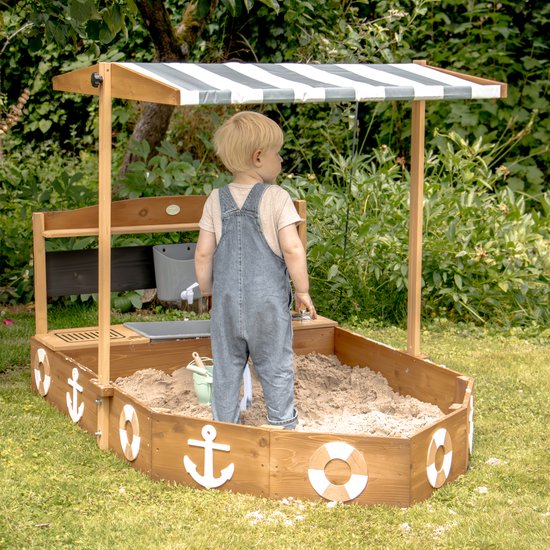 AXI Dora Boot Sandkasten mit Spielküche und Dach (UV50) 160 x 100 cm Anthrazit/Braun – Mit Kreidetafel und Stauraum – Inklusive Bodenplane – 10 Jahre Garantie!