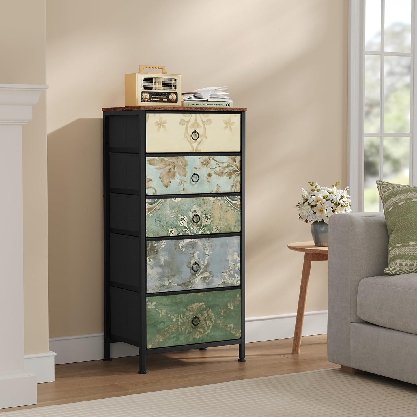 Woltu Kommode – 5 Stoffschubladen – Sideboard – 45,5 x 95,5 x 30 cm – Rustikales Braun