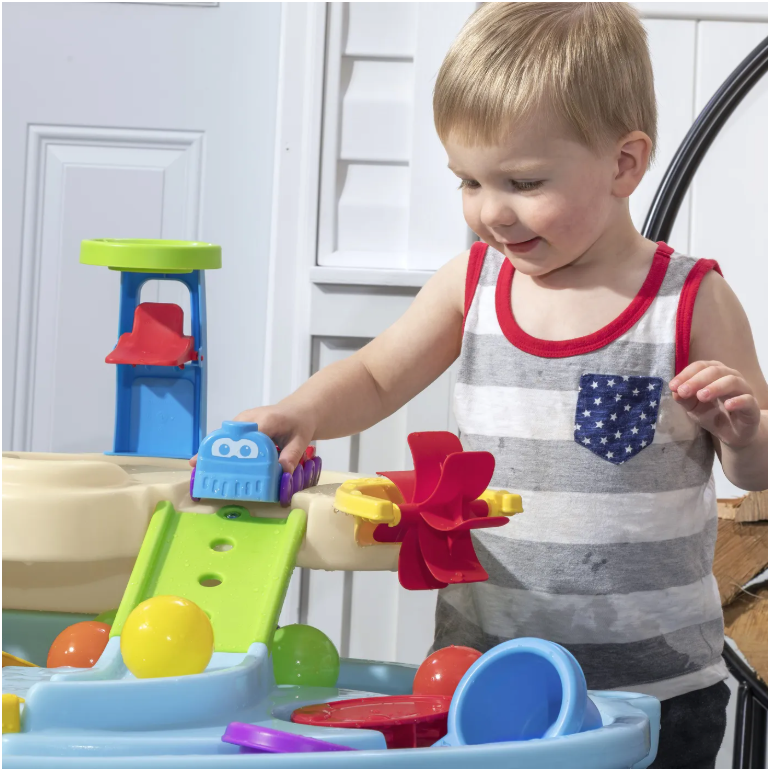 Step2 Ball Buddies Wassertisch 92 cm – Kunststoff – Mit 4 Spielfiguren und 10 Bällen