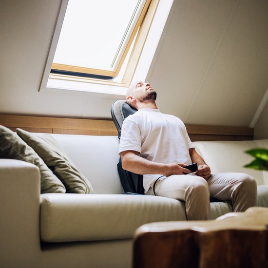 CALMENTA® Shiatsu-Massagesessel - Aufbewahrungstasche - Rücken- und Nackenmassagegerät - Massagekissen - Kompressionsmassage - elektrische Wärmefunktion - Vibration - Rücken- und Nackenschmerzen - Massagematte