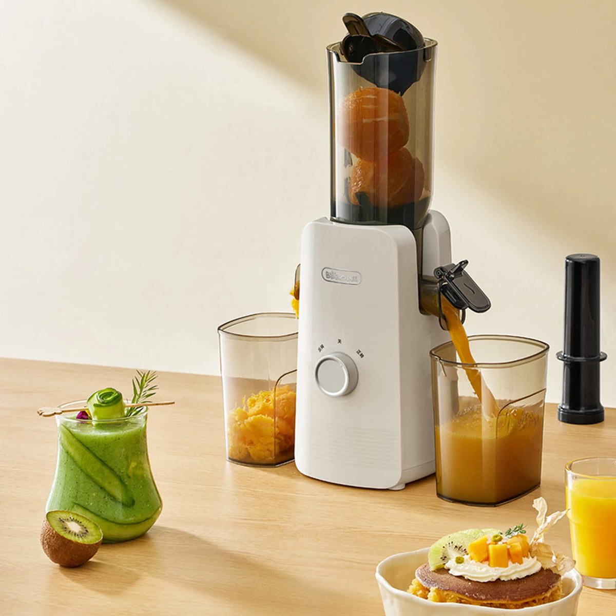 Bear Slowjuicer mit 80-mm-Einfüllöffnung – Entsaften ohne Schneiden