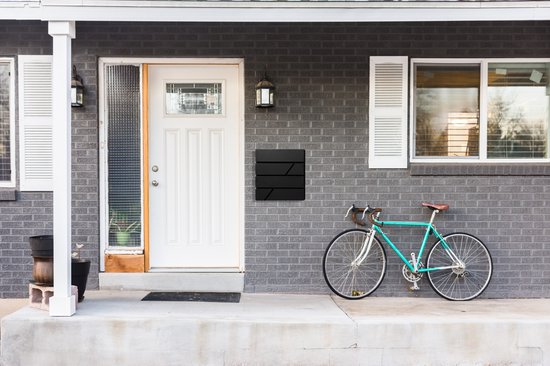 BRASQ Briefkasten Hanging Black Deluxe - Wandbriefkasten mit Schloss und Zeitungsfach - Inkl. Befestigungsmaterial & 2 Schlüssel - Briefkasten - Briefkasten - Edelstahl