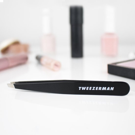 Tweezerman Slant Pinzette Midnight Sky – Augenbrauenpinzette – Professionelle Präzisionspinzette mit schräger Spitze – Zum Zupfen und Entfernen von Härchen – Edelstahl – Geeignet für feine und krause Haare – Augenbrauenpinzette
