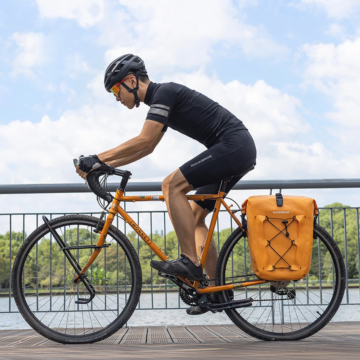ROCKBROS Wasserdichte Fahrradtasche für den Gepäckträger – 25–32 l – Schwarz – Erweiterbar – Für E-Bikes und Mountainbikes
