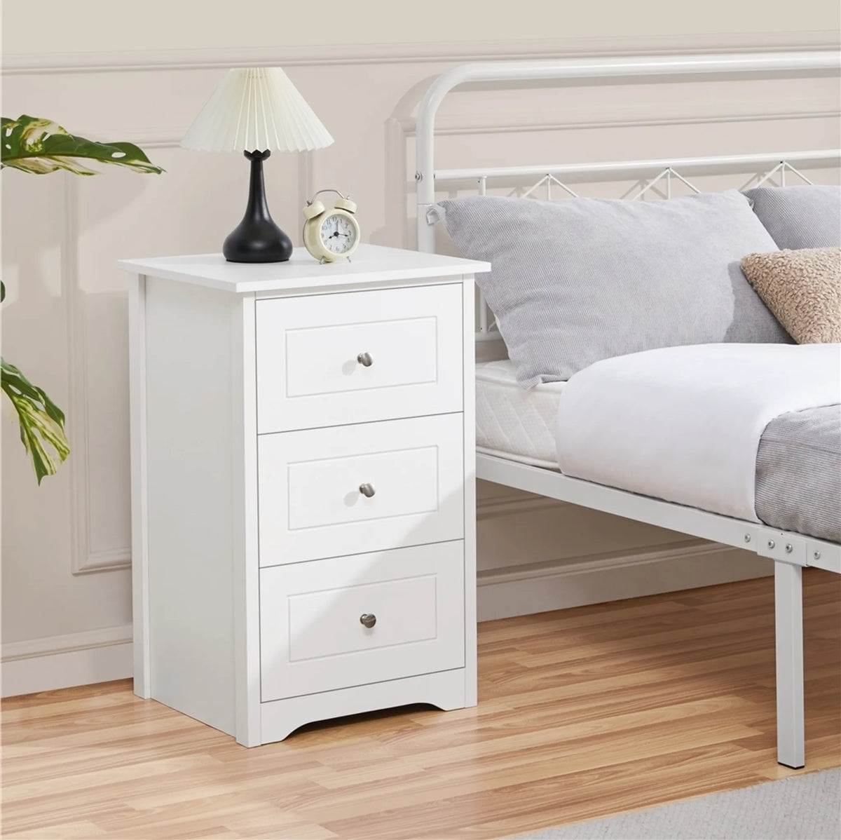 Yaheetech Nachttisch mit 3 Schubladen – Für neben Ihr Boxspringbett – 48 x 40 x 73,5 cm – Weiß