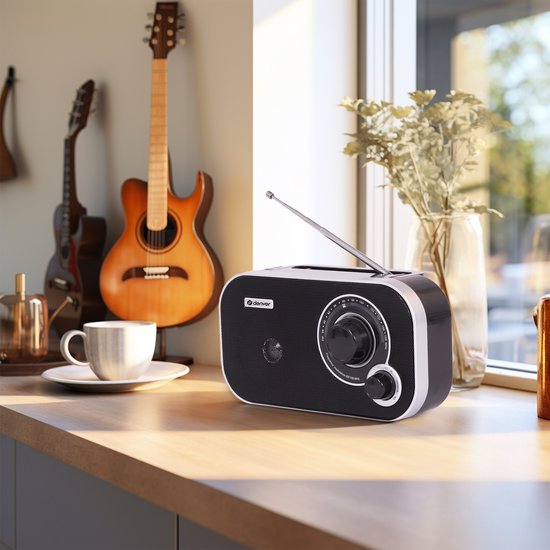 Denver - FM Radio - Retro - Funktioniert mit Batterie oder Netzstrom - Küchenradio - Tragbares Radio - TR51 - Schwarz