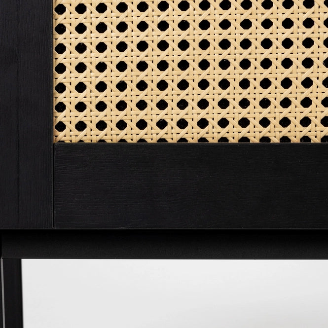 von fonQ TV-Möbel „Cube“ – 150 x 40 x 50 cm – Schwarzer Holzschrank mit Rattan-Geflecht-Details und Metallgestell – Bohemian-Stil