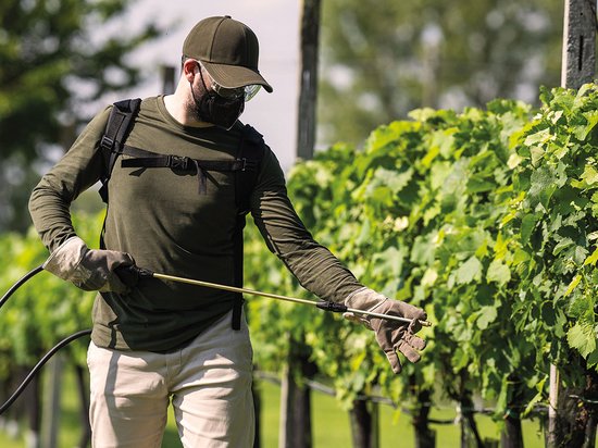 Stanley Drucksprühgerät 16 L hinten, Rückensprühgerät Garten, Drucksprühgerät, elektrisch, wiederaufladbare Lithium-Batterie, Teleskoplanze, verstellbare Düse, Autonomie 2 h, max 5 bar, 0,60 l/Minute, gelb/schwarz