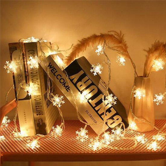 Nuvance - LED Schneeflocken - 1,5 m - 10 Sterne - Weihnachtsbeleuchtung für Innen und Außen - Weihnachtsdekoration - Weihnachtsgirlande - Warm White