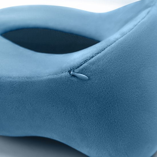 SKYCASES Travel Essentials - Nackenkissen-Set 3-teilig - Ergonomisches Memory Foam Reisekissen mit Augenmaske und Ohrstöpsel - Ideal für Flugzeug, Auto und Zug - Kompakt und luxuriös - Königsblau