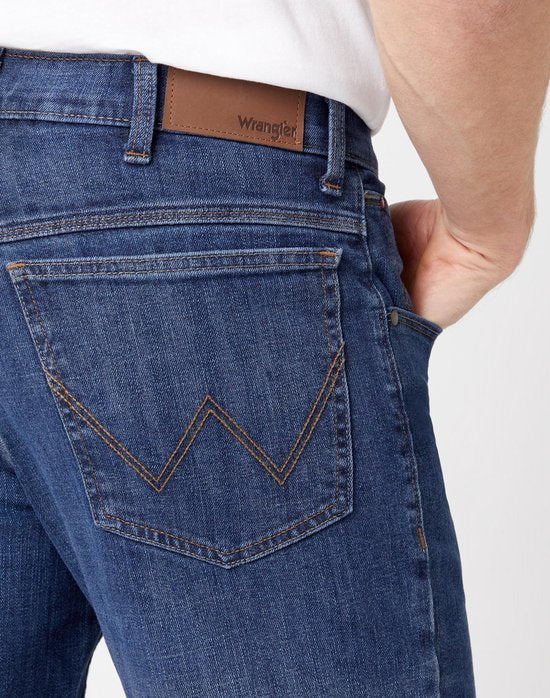 Wrangler STRAIGHT DARK STONE Männer JEANS Größe 36 X 30