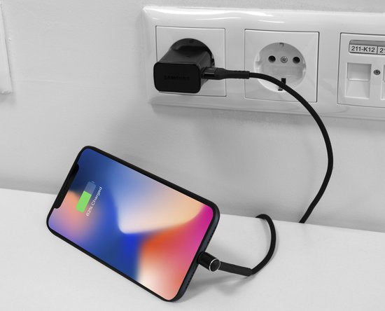 Grundig USB-Kabel - USB-A zu Lightning - Kompatibel mit iPhone und iPad - 3-in-1: Aufladen, Synchronisieren und Telefonständer - 1 Meter - Schwarz