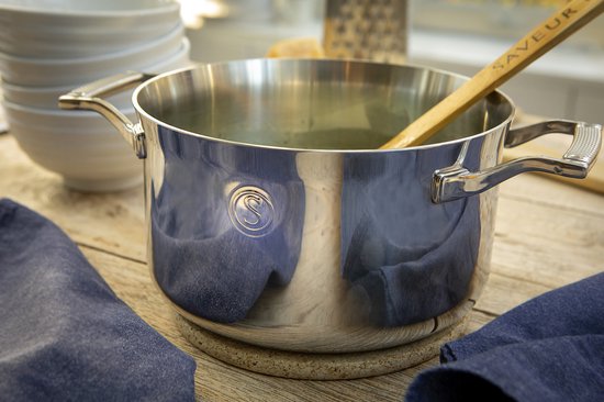 Saveur Selects - Voyage Kochtopf - Ø22 cm - Dreischicht-Edelstahl - PFAS-frei - Induktion - Backofenfest