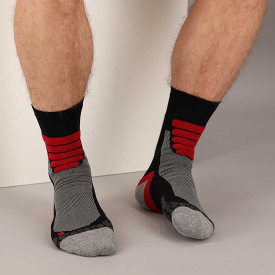 Xtreme Wandersocken für jedes Wetter, 2er-Pack, Schwarz & Rot – Socken – 42–45