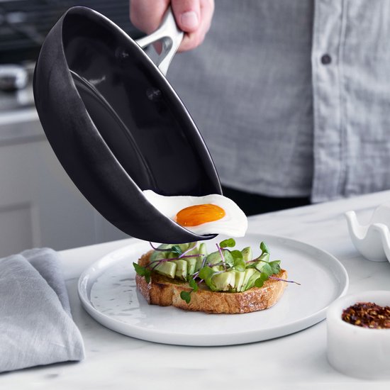 Greenpan Omega Keramik-Induktionspfanne mit Deckel, 30 cm – PFAS-frei – Induktionspfanne – Induktions-Bratpfanne – Spülmaschinenfest – Ofenfest bis 200 °C - Kratzfest – Stapelbar – Aluminium – Schwarz