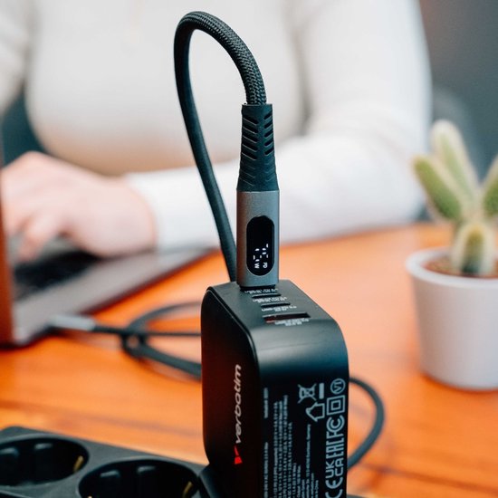 Verbatim Sync & Charge-Kabel USB-C auf USB-C, 40 Gb/s, 240 W, für Smartphones
