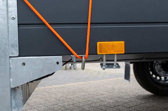BLACK+DECKER Zurrgurt mit Oproller 20 Meter - Inkl. Zurrgurt Oproller - Zurrgurt - Transportseil - Elastisches Seil - mit reflektierenden Teilen - Transportmanagement - Nylon/ Kunststoff - Orange/Schwarz
