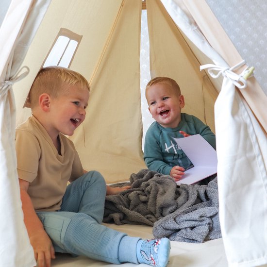 Sunny Sienna Spielzelt mit Fahnen und Bodenmatte Creme - Wigwam Tipi-Zelt für Kinder mit Pendel & Aufbewahrungstasche - FSC Holzstangen - 120x100x105cm