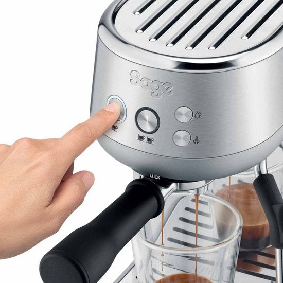 Sage - Die Bambino Espressomaschine - 1,4 l & 15 Bar - Ausgestattet mit Thermojet Heizsystem und leistungsstarker Dampfdüse - Für Barista Qualität und Latte Art - Silberner Edelstahl