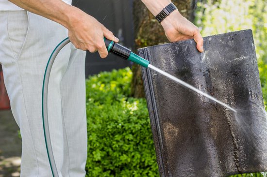 VONROC Schlauchwagen-Komplettset | Inkl. 20m Gartenschlauch, 3 Sprühdüsen, Schlauchverbinder und Wasseranschluss