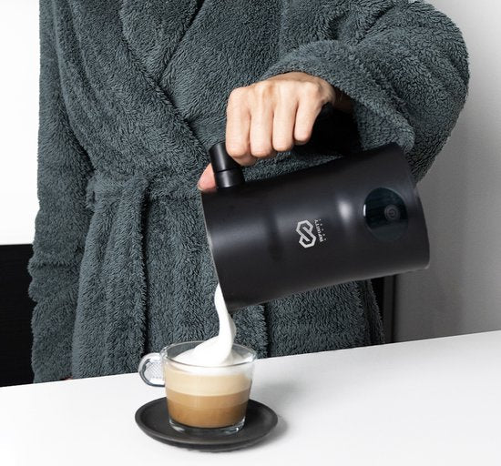 Infinity Goods 4-in-1 Elektrischer Milchaufschäumer - 350 ml - Aufschäumen und Erhitzen - Cappuccino - Spülmaschinenfest - Schwarz