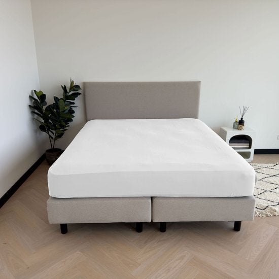 Kayori Emma Bettlaken aus Baumwollsatin – 160 x 200–210 cm – Matratzenhöhe 35 cm – Rundum-Gummizug – Weiß