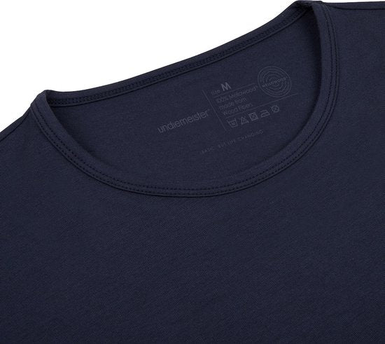 Undiemeister T-Shirt für Herren – Slim-Fit-T-Shirt – Schweißhemmend – Storm Cloud (Dunkelblau) – Tencel – Seidenweich – Atmungsaktiv – Antibakteriell – Kurze Ärmel – Rundhalsausschnitt – Größe M