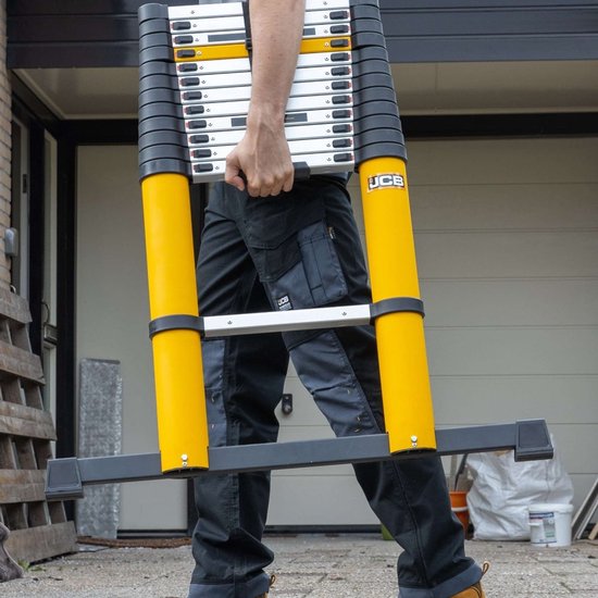 JCB by Batavia Teleskopleiter Limited Edition - Ausgestattet mit Soft-Close-System und Winkelindikator und rutschfesten Sprossen - Für Profis und Heimwerker - Silber Aluminium - 83 - 327 x 83,5 x 8 cm