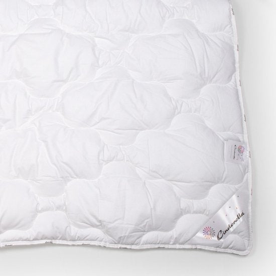 Cinderella Mellow Duvet Sommer - 1 Person - Synthetische Füllung - Baumwoll-Inlett - Anti-Allergie - 140x220 cm