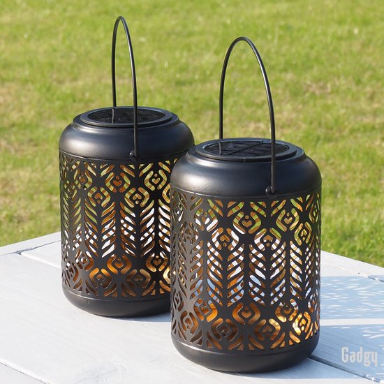 Gadgy Solar Laterne Pfau - 2er Set - Schwarz/Gold - Metall - Solar Gartenbeleuchtung - Led Außenbeleuchtung mit Tag/Nacht Sensor - Tischlampe - Hängelampe - Gartenlaterne - 27 x Ã˜ 12,5 cm