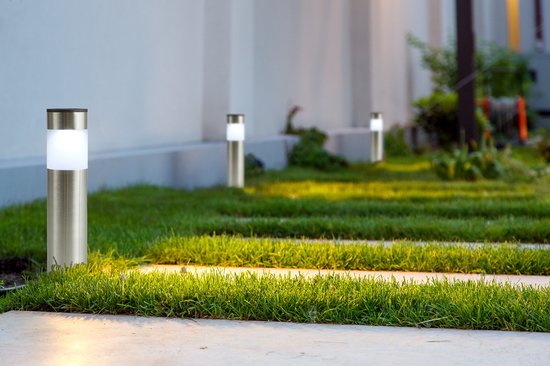 LED Lovers Solar Gartenleuchte - Mit Erdspießen - 4er Set - Wegeleuchte mit Lichtsensor - Edelstahl - 8-10 Brennstunden - 27cm