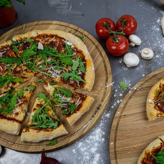 Boska Pizzabrett Friends XL - Grillzubehör - Eichenholz - Praktische Auffangwanne - Ø 40 cm
