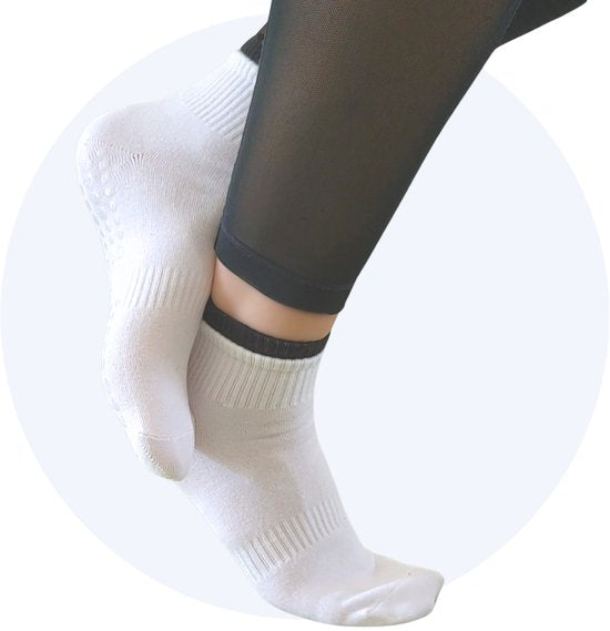 Hilvard Pilates Socken - Yoga Socken - Knöchelsocken - 3 Paar - Weiß und Schwarz - Rutschfeste Socken - Einheitsgröße