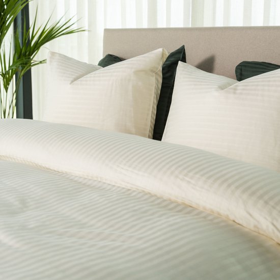 Kayori Elin Bettbezug aus Baumwollsatin – 140 x 200–220 cm + 1 Kissenbezug – Einzelbett – Offwhite
