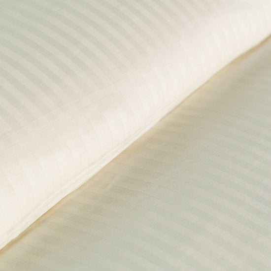 Kayori Elin Bettbezug aus Baumwollsatin – 140 x 200–220 cm + 1 Kissenbezug – Einzelbett – Offwhite