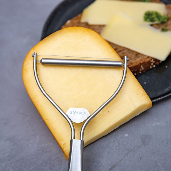 Boska Käseschneider mit Schneidedraht Monaco+ - Käseschneider für jungen Käse - Käseschneider für rindenlosen Weichkäse und jungen Käse - Drahtschneider - Edelstahl - Küchenutensilien - Küchenzubehör - 10 Jahre Garantie