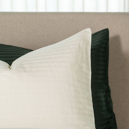 Kayori Elin Bettbezug aus Baumwollsatin – 140 x 200–220 cm + 1 Kissenbezug – Einzelbett – Offwhite