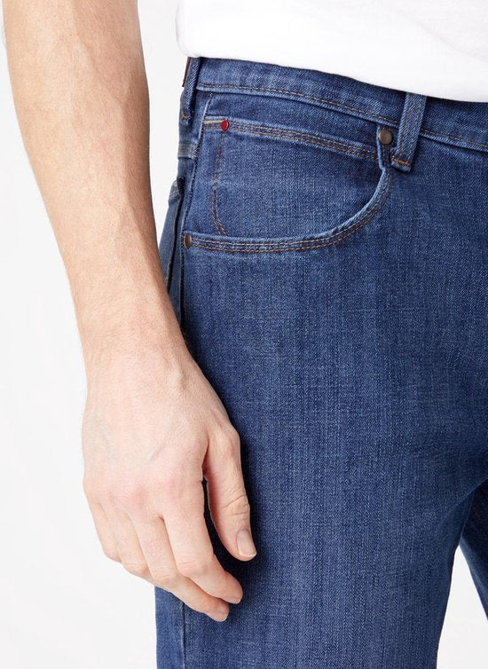 Wrangler STRAIGHT DARK STONE Männer JEANS Größe 36 X 30