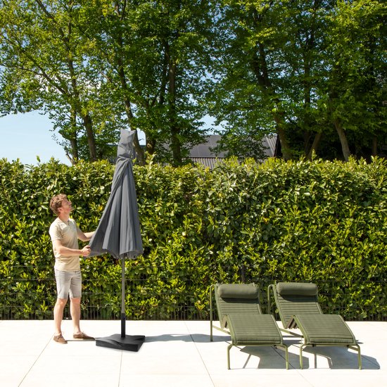 VONROC Premium Stick Sonnenschirm Recanati Ø300cm - Inkl. Sonnenschirmfuß & Schutzhülle - Runder Sonnenschirm - Neigbar - UV-beständiges Tuch - Grau