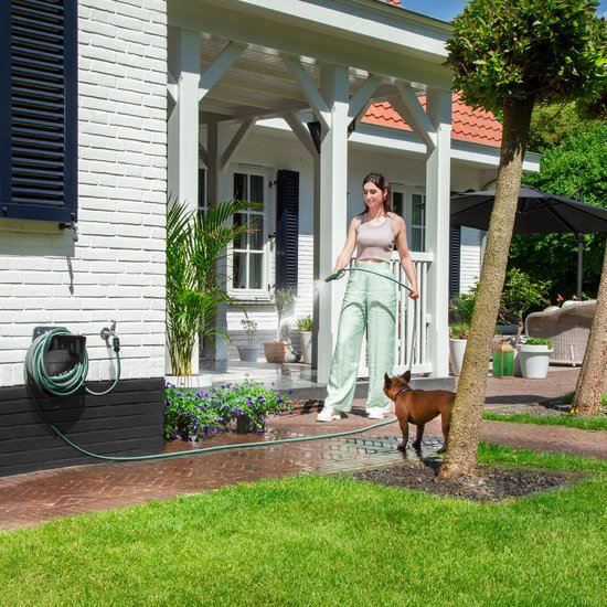VONROC Gartenschlauch 20 Meter - Inklusive Schlauchhalter, Düse, Schlauchverbinder und Wasserhahnanschluss
