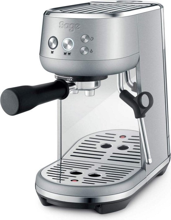Sage - Die Bambino Espressomaschine - 1,4 l & 15 Bar - Ausgestattet mit Thermojet Heizsystem und leistungsstarker Dampfdüse - Für Barista Qualität und Latte Art - Silberner Edelstahl