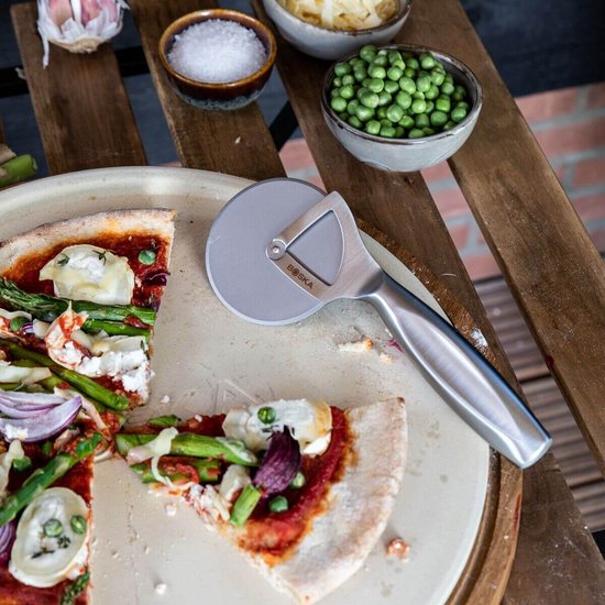 Boska Pizzaschneider Monaco+ - Pizzaroller - Edelstahl - Ergonomischer Pizzaschneider - Geschenkbox - Geschenkideen für Männer - Küchenutensilien - Küchenzubehör - Lebenslange Garantie