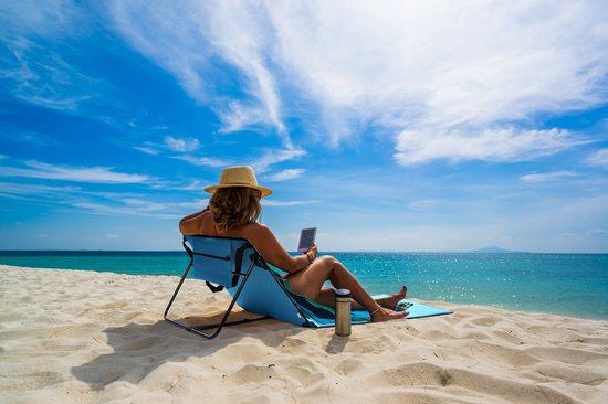 Feel Furniture - Hippe Strandliege mit Tragetasche - Blau