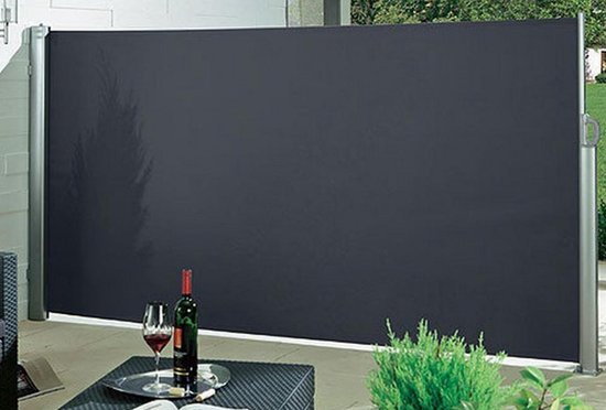Ausziehbares Sonnen-/Windschutzdach