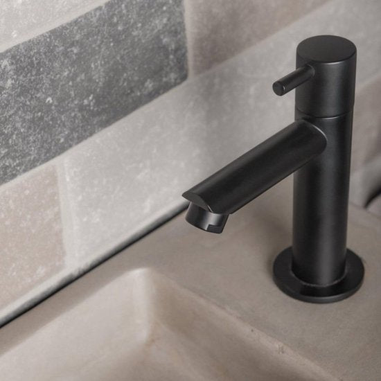 DIFFERNZ JUKON SPRUDELBRUNNEN-SET 38,5 × 18,5 × 9 cm BETON HELLGRAU