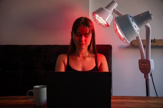 Resty® Infrarot-Lampe - 550W - Rotlichttherapie - Wärmelampe - Timer - Extra stabiler Fuß - Doppelkopf