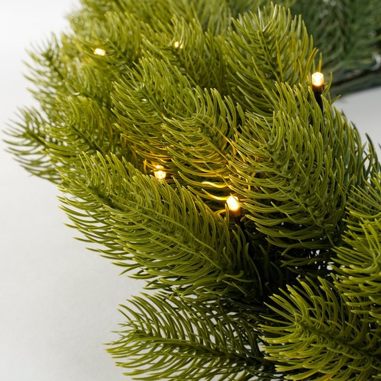 Black Box Trees Nigata Weihnachtskranz mit LED-Lichtern - Ø60 cm - Grün