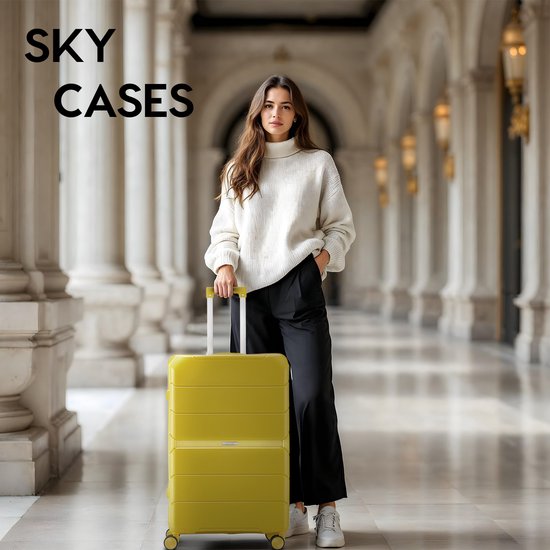 SKYCASES Urban Adventurer - Mittlerer Reisekoffer - Zahlenschloss - 44x27x66cm - 78L - Reisekoffer mit Kofferschloss - Spinner-Räder - Gelb